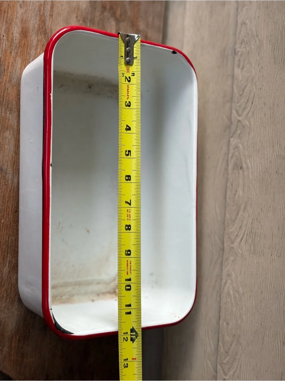 White and Red Enamel Baking Dish - Classic Home Kitchen Roaster